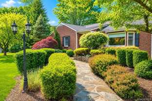 9 Orchard Cir - Photo 1 of 1