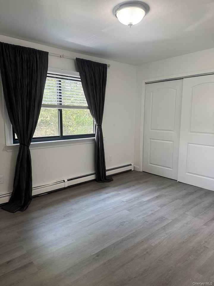 27 Stuart Dr - Photo 3 of 11
