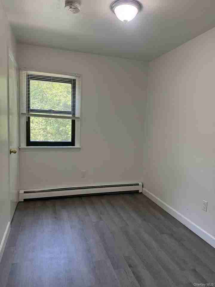 27 Stuart Dr - Photo 5 of 11