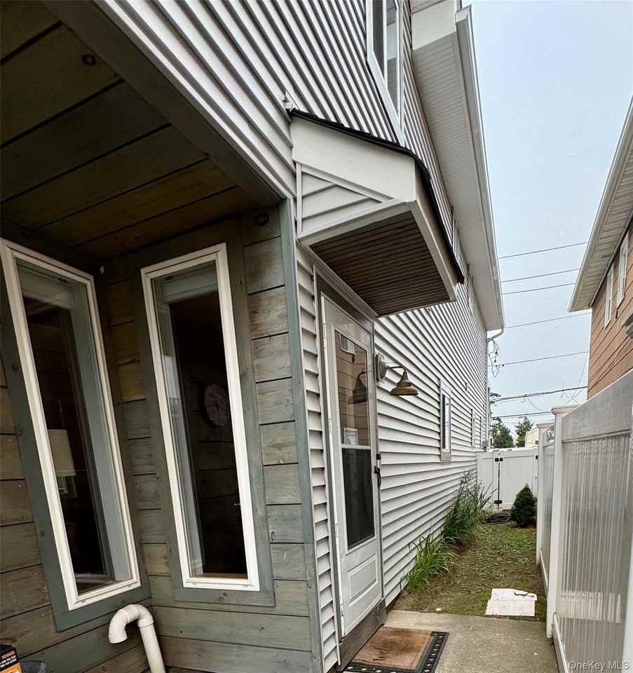 717 E Walnut St - Photo 2 of 15