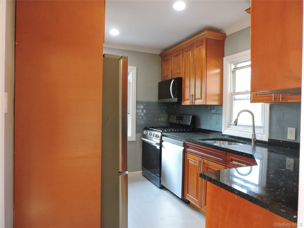47 Hillside Ave - Photo 5 of 10