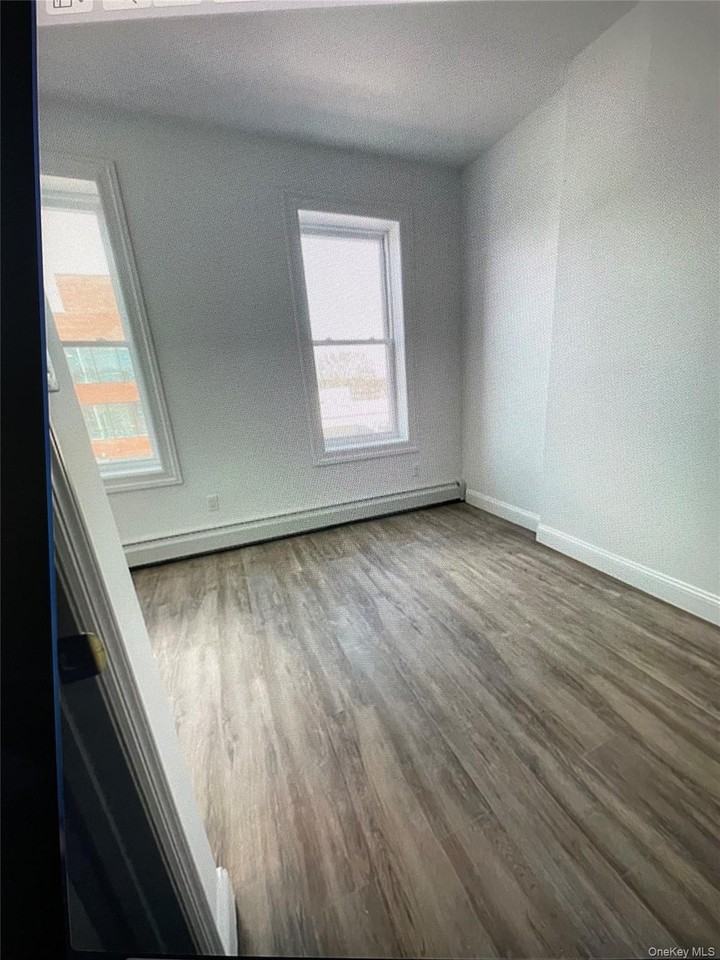 9712 Northern Blvd - Photo 6 of 7