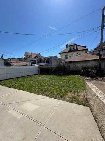 234 W Market St #2 - Photo 3 of 10