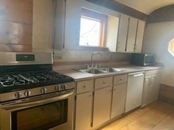 134 Main St #A - Photo 7 of 26