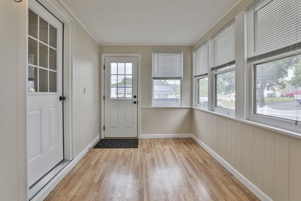 17 Robinson St - Photo 5 of 38