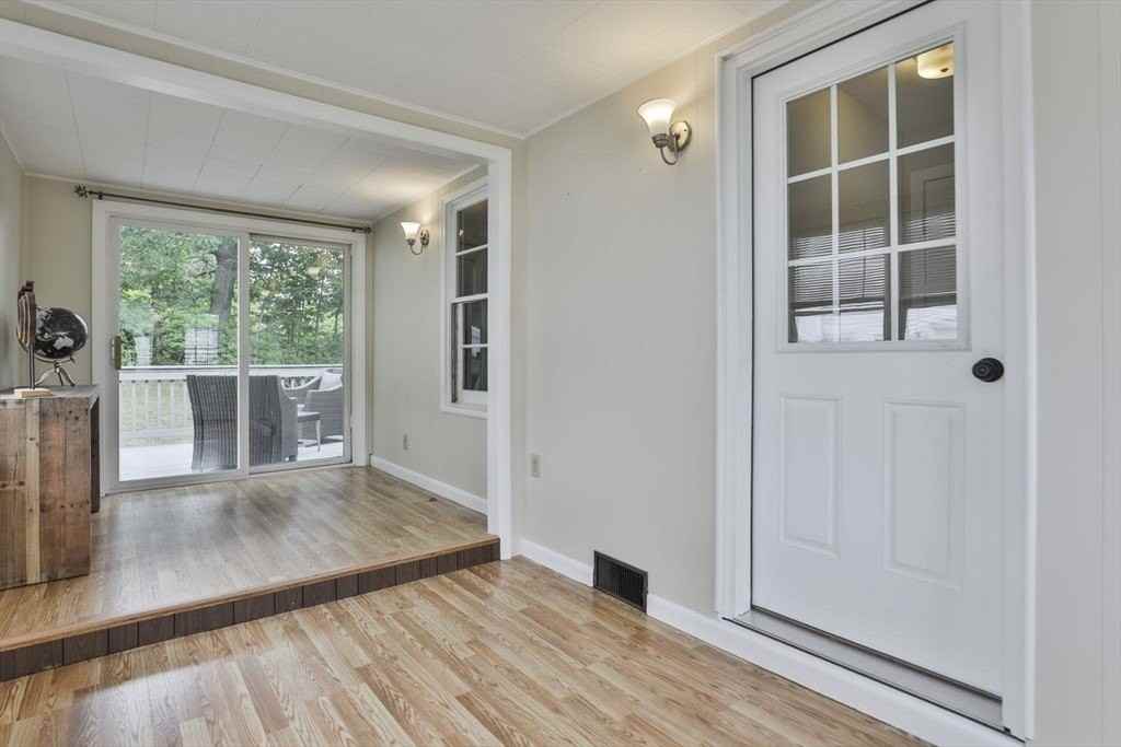 17 Robinson St - Photo 7 of 38