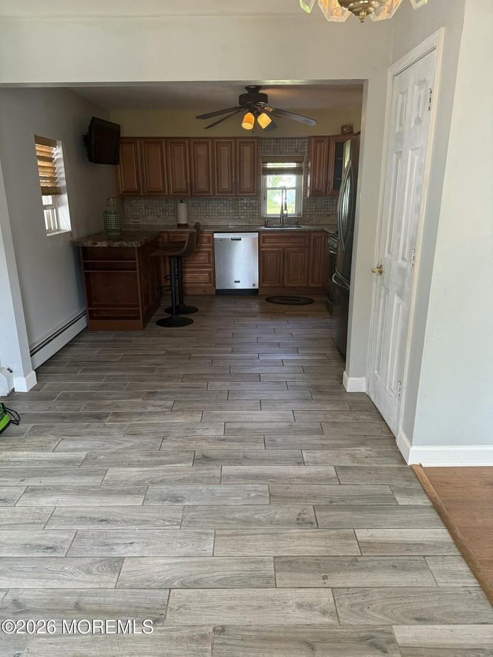 12 Jacobson St - Photo 5 of 23