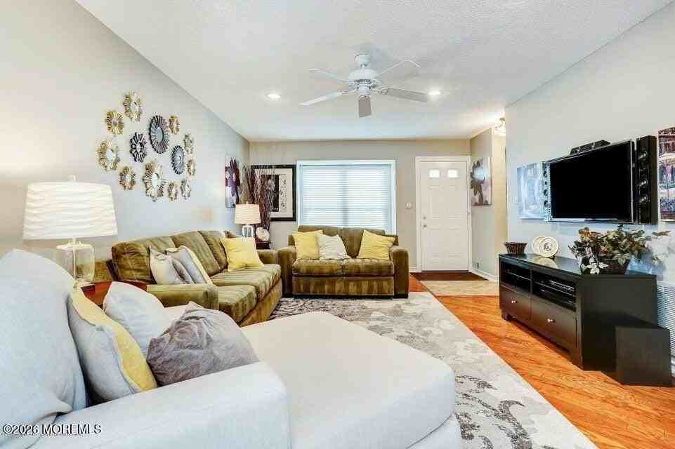 66 Secretariat Ct - Photo 4 of 25