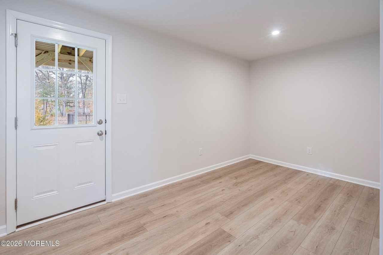602 Cyprus Ct #602 - Photo 4 of 19