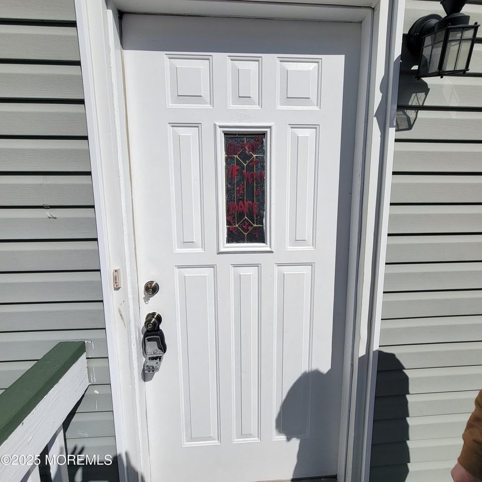 100 3rd St - Photo 3 of 14