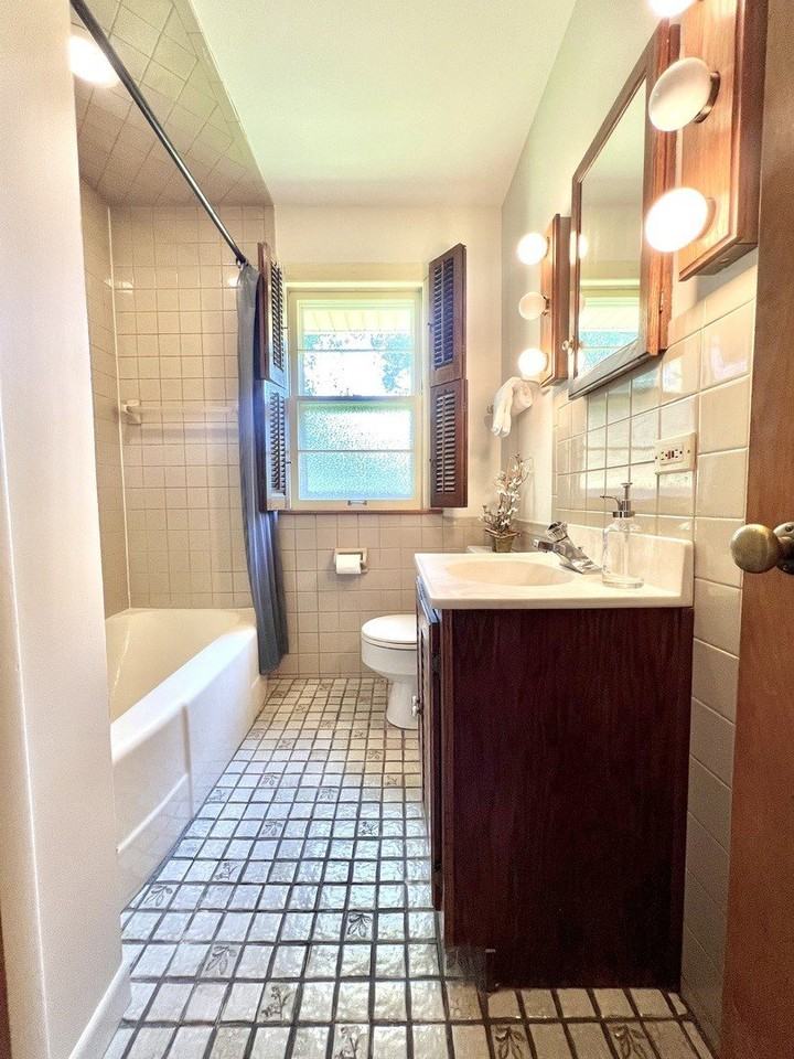 4633 Oakwood Ave - Photo 6 of 12