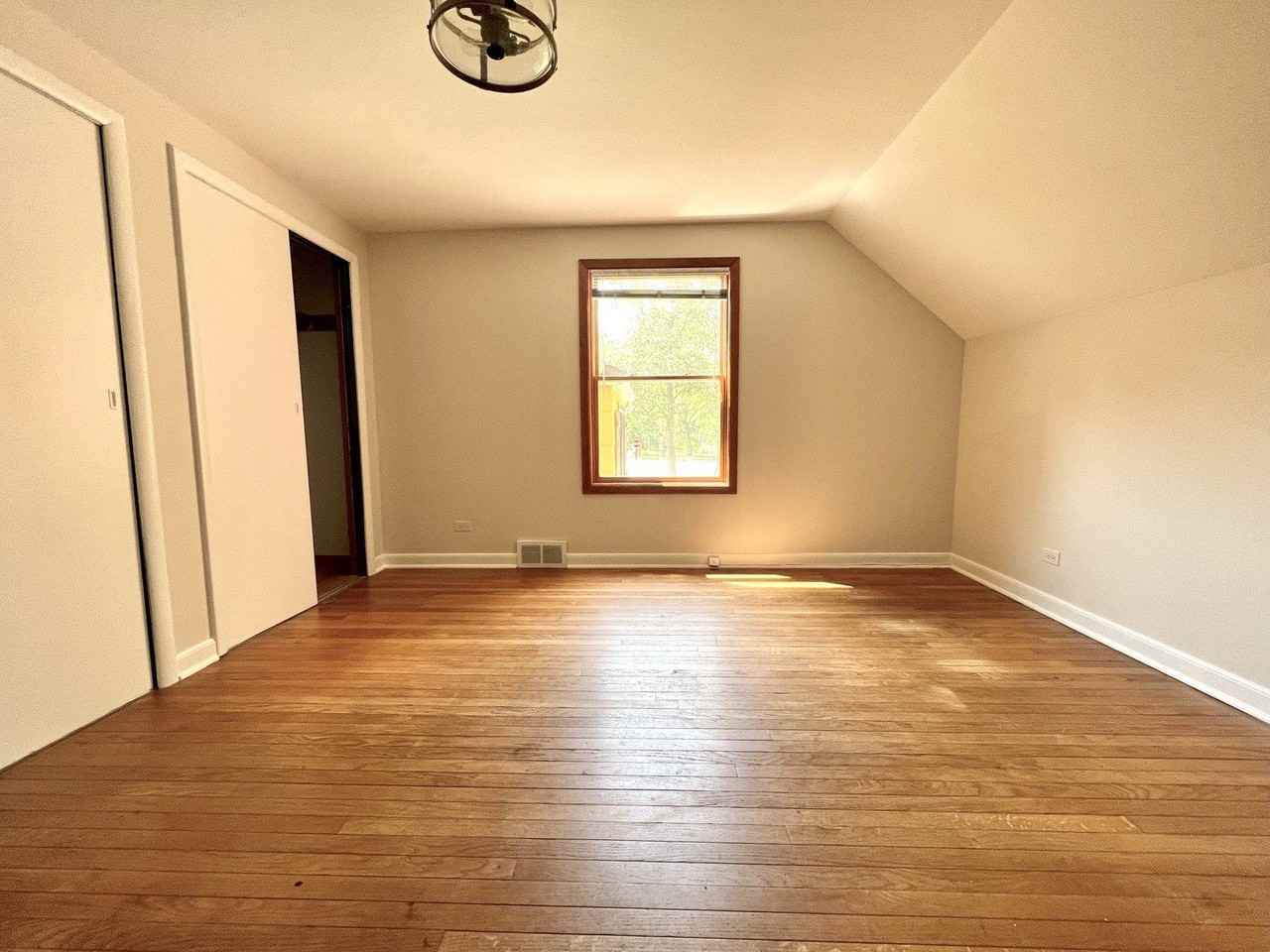4633 Oakwood Ave - Photo 7 of 12