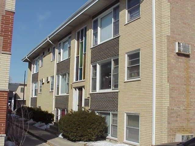 4343 W 63rd St #1C - Photo 2 of 21