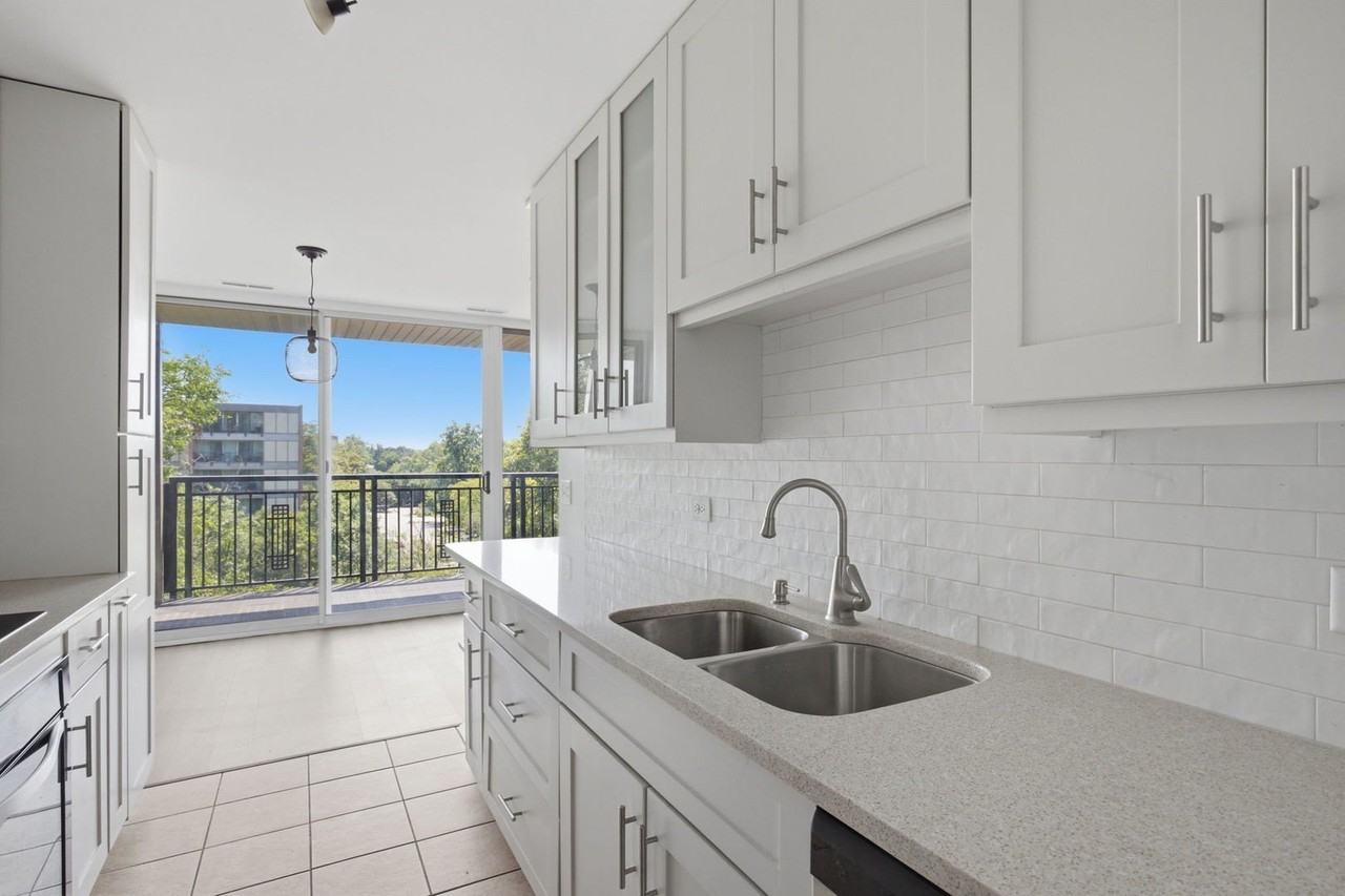 5950 Oakwood Dr #4A - Photo 3 of 29