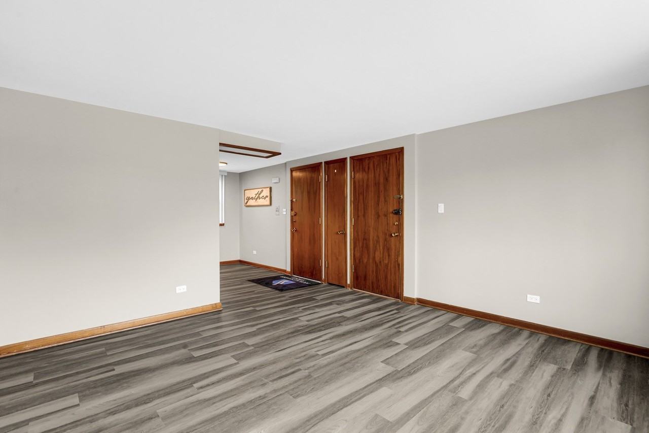 7101 W Foster Pl #B - Photo 5 of 10
