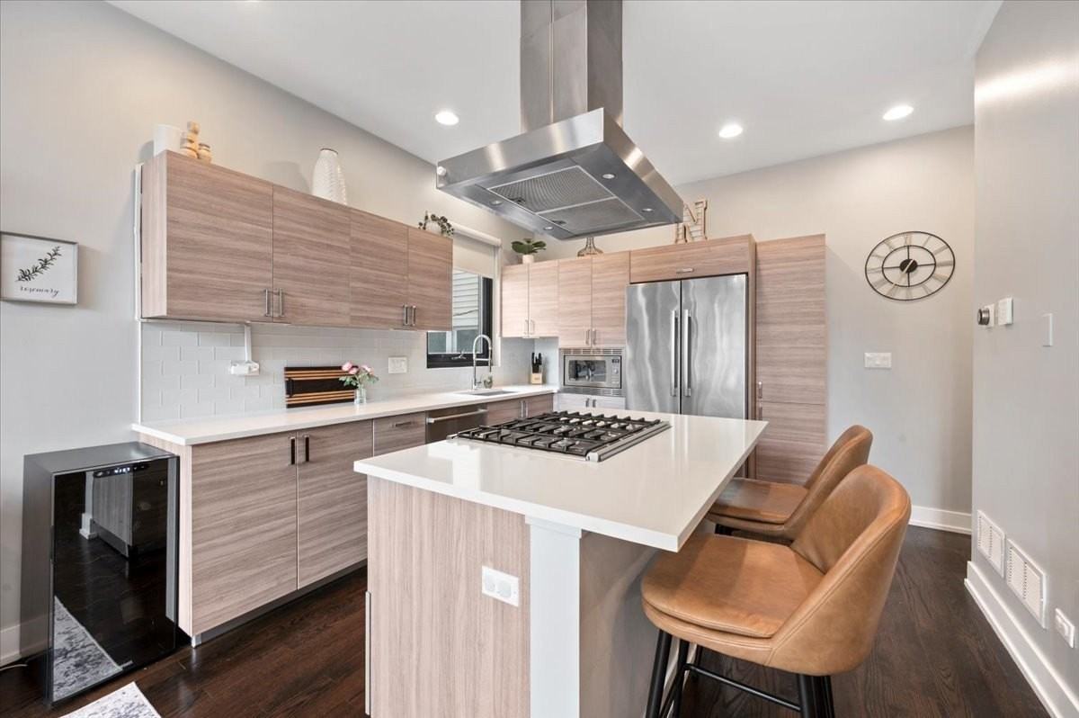 1349 N Leavitt St #1B - Photo 7 of 25