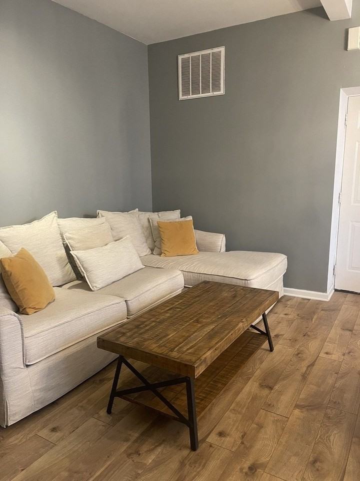 2329 W Huron St #1B - Photo 3 of 20