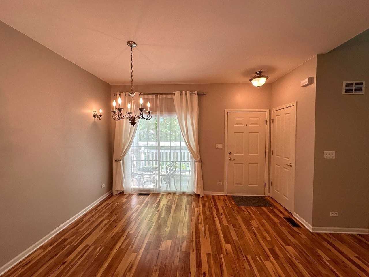 1282 Walnut Glen Dr - Photo 4 of 32