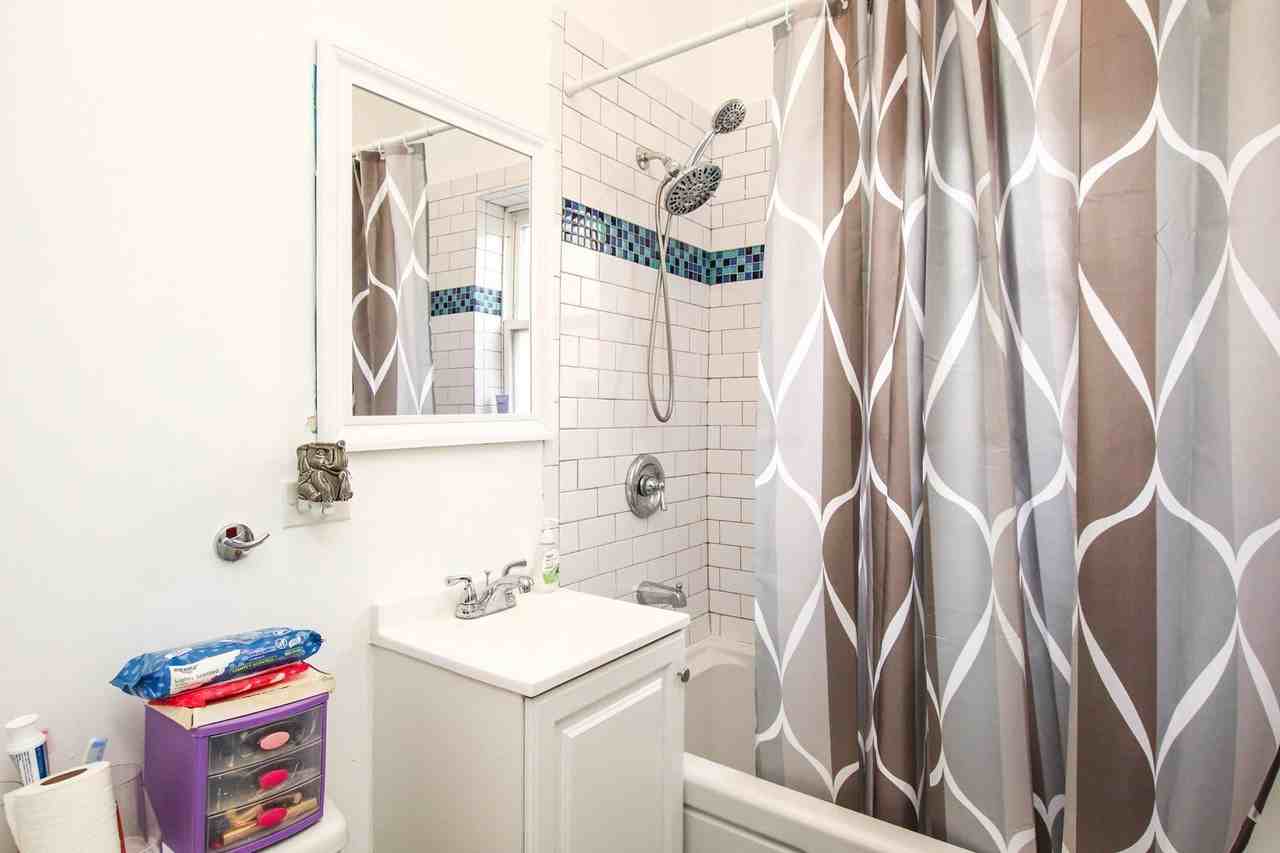 1626 W Farwell Ave #1F - Photo 7 of 12