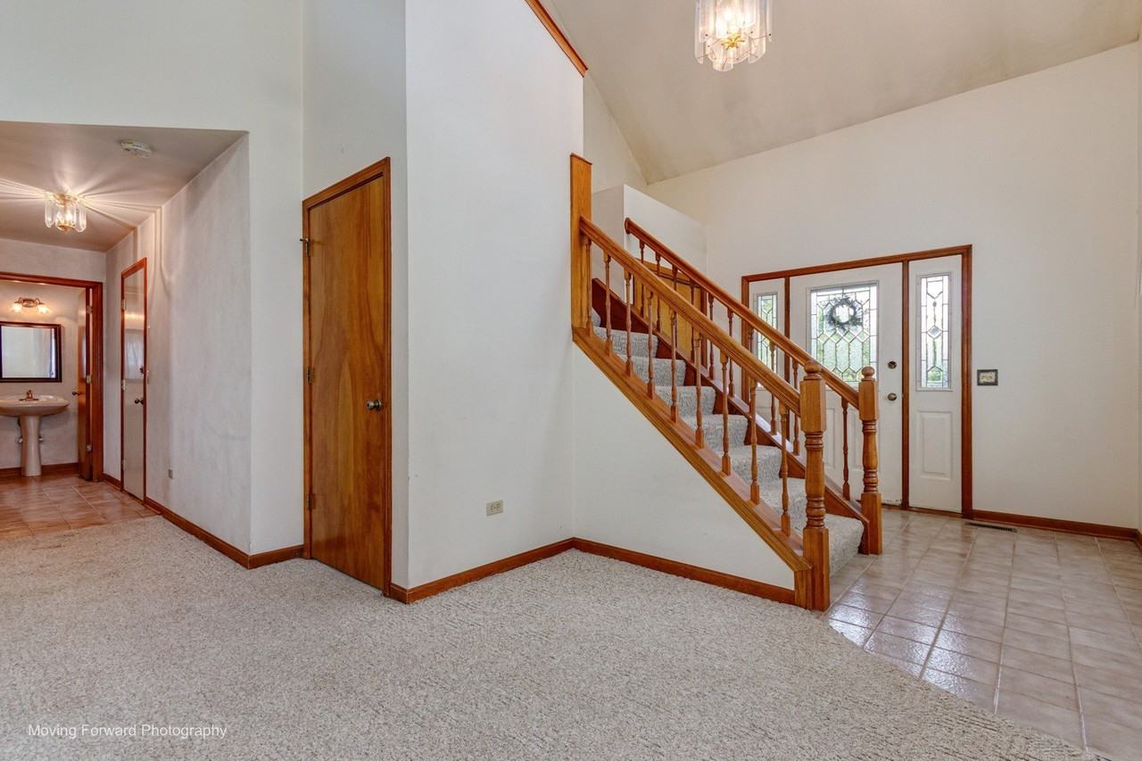 69 N Lambert Rd - Photo 6 of 19