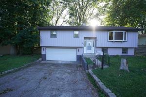 featured image of 1501 N Freund Ave
