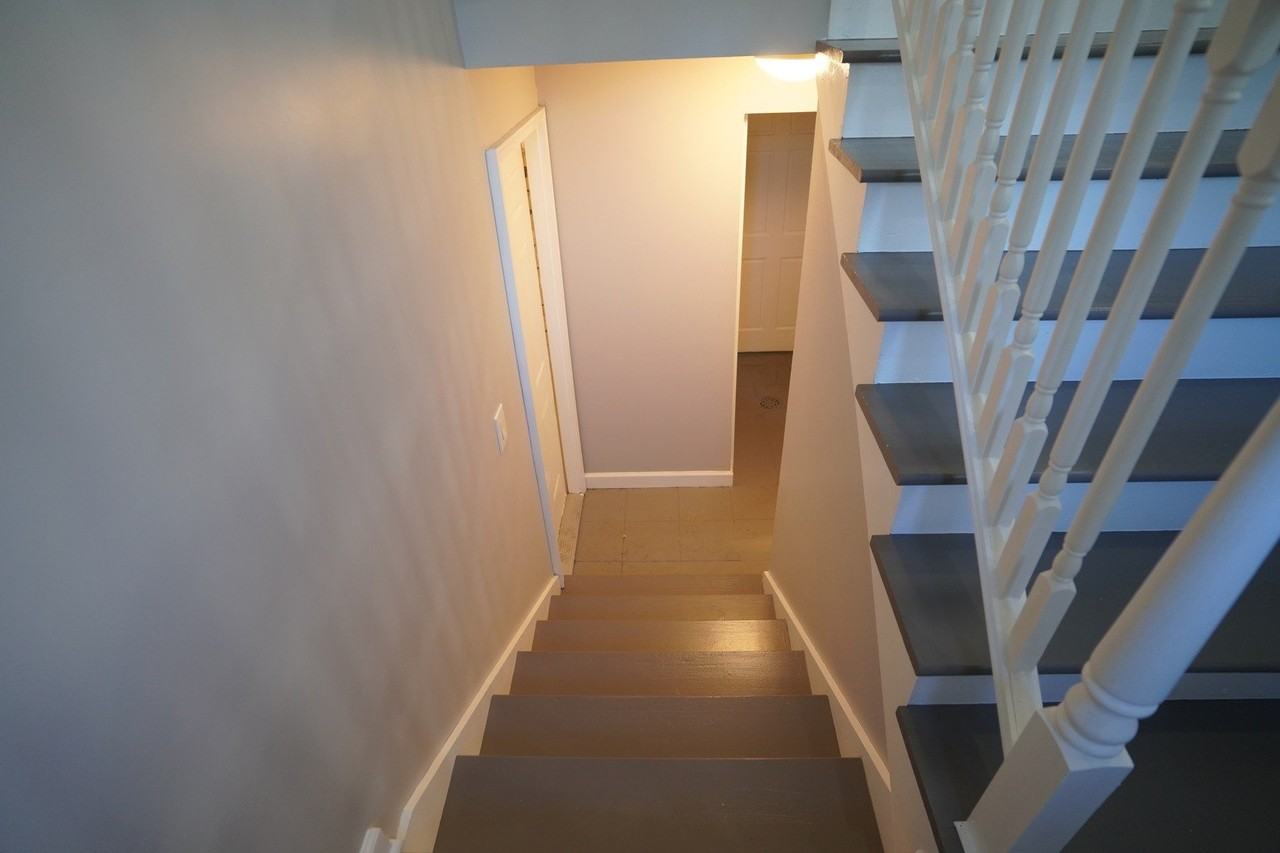1501 N Freund Ave - Photo 4 of 32