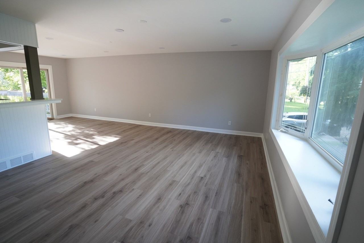 1501 N Freund Ave - Photo 5 of 32