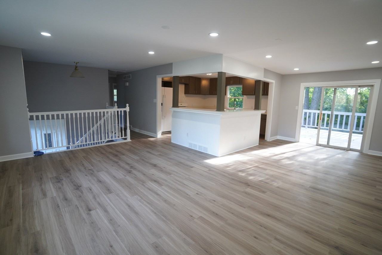 1501 N Freund Ave - Photo 6 of 32