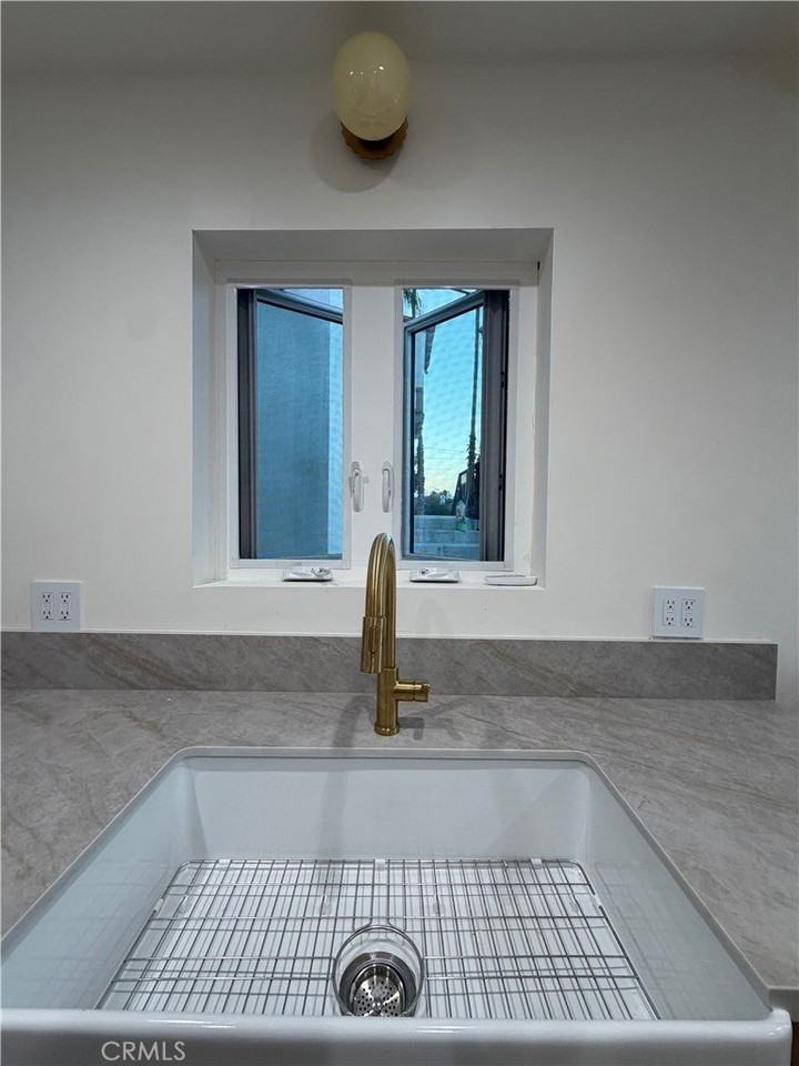 3454 W 48th St - Photo 5 of 17