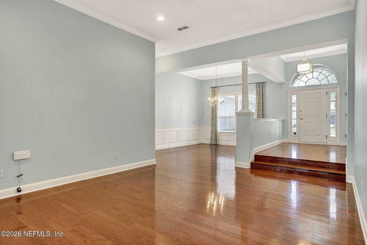 1837 Forest Glen Way - Photo 5 of 50