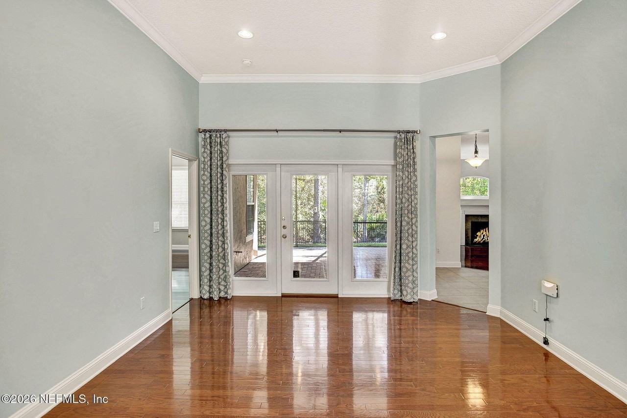 1837 Forest Glen Way - Photo 6 of 50