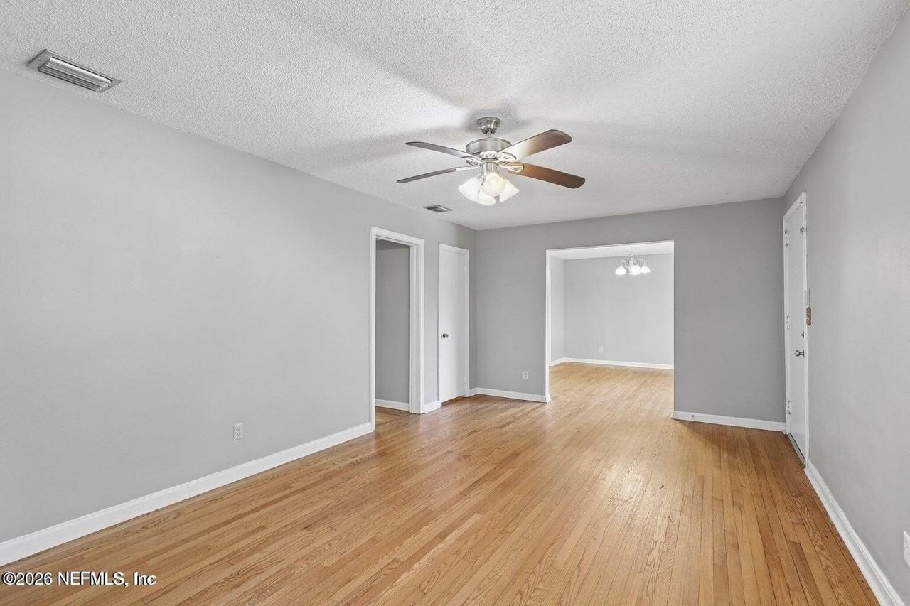 356 Tidewater Cir W - Photo 4 of 17