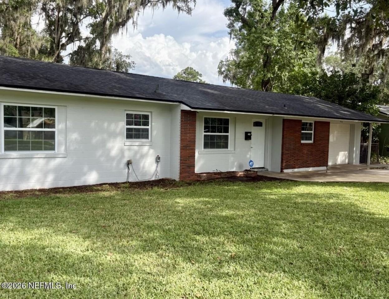 7018 Bonnie Brae Ln - Photo 2 of 16