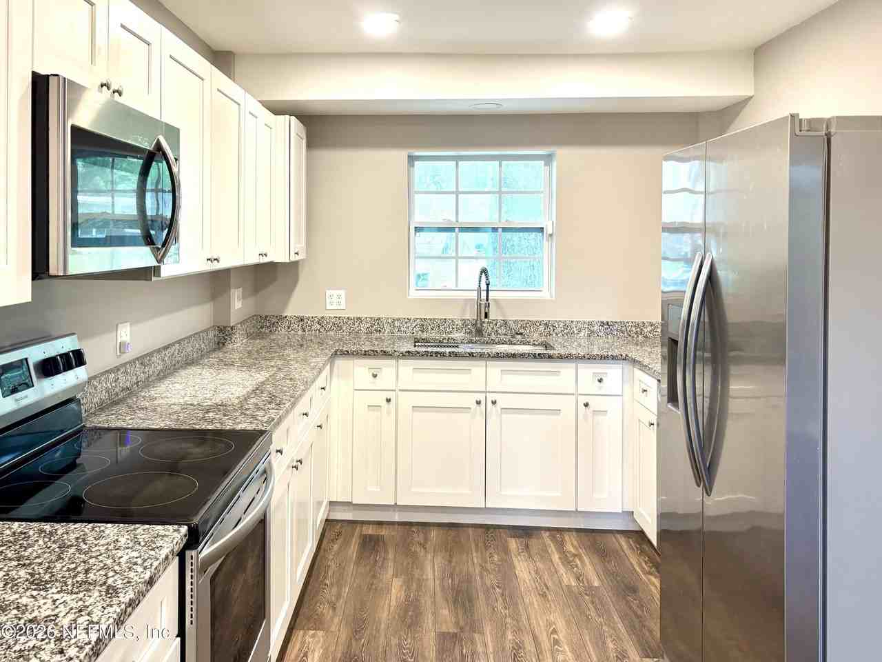 7018 Bonnie Brae Ln - Photo 6 of 16