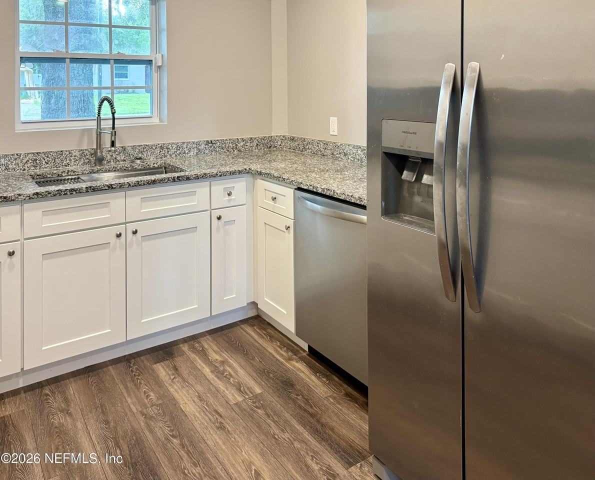 7018 Bonnie Brae Ln - Photo 7 of 16