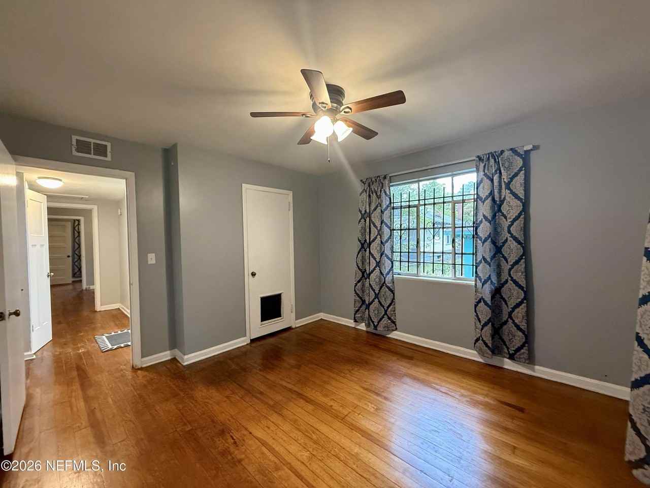 1071 Reiman St - Photo 4 of 9