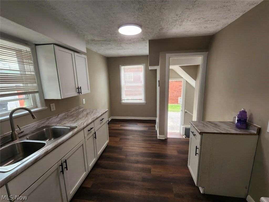 16401 Judson Dr - Photo 3 of 9