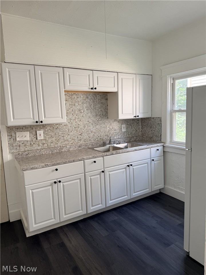 11913 Cromwell Ave #DN - Photo 6 of 14