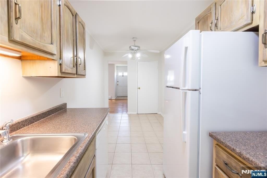 108 Regency Park - Photo 5 of 12
