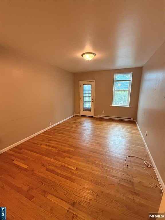 256 Undercliff Ave #1 - Photo 3 of 19