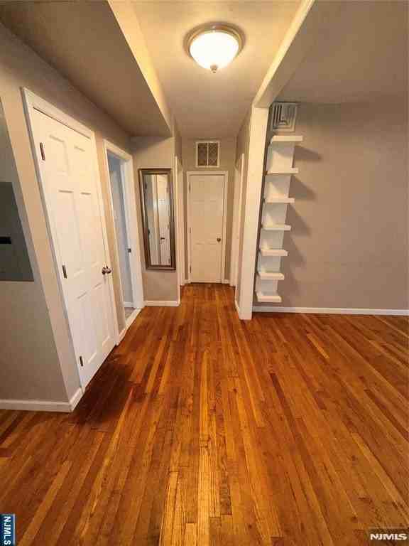 256 Undercliff Ave #1 - Photo 4 of 19