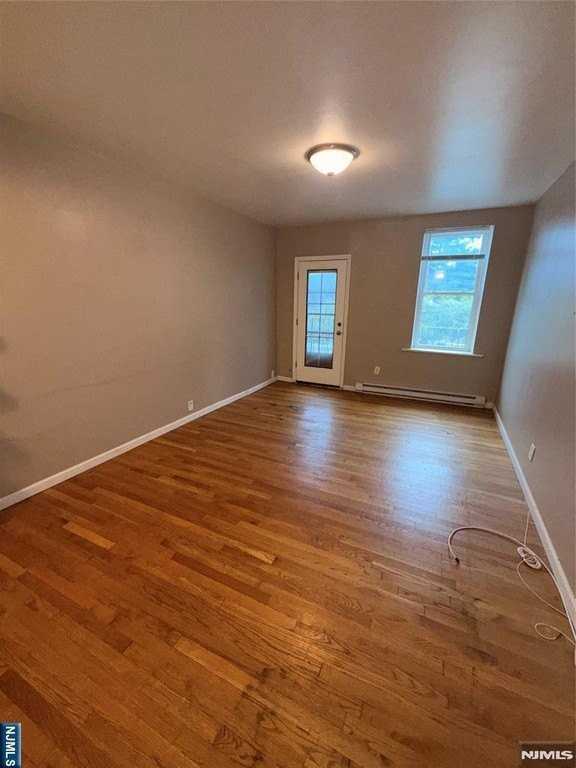 256 Undercliff Ave #1 - Photo 5 of 19