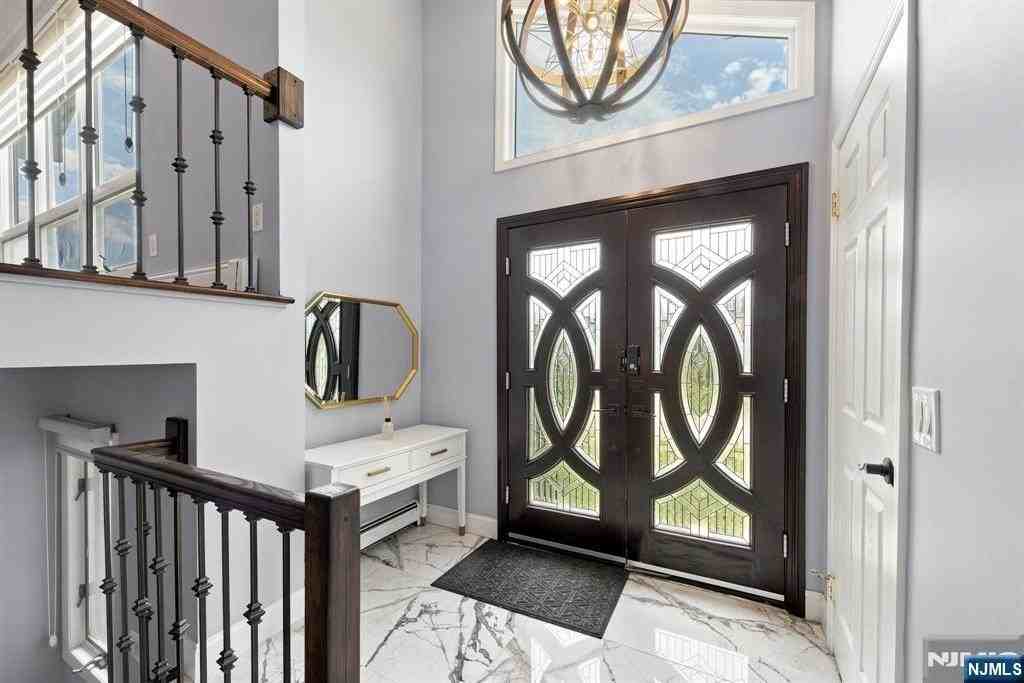 91 Chaffee Cir - Photo 2 of 40