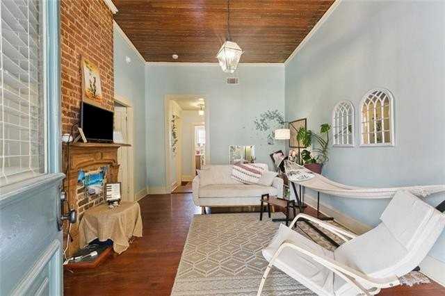 933 Hillary St - Photo 4 of 11