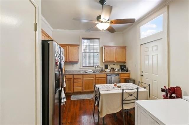933 Hillary St - Photo 6 of 11