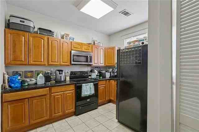 4429 S Tonti St - Photo 6 of 10