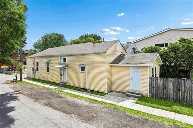 1700 Short St - Photo 2 of 13