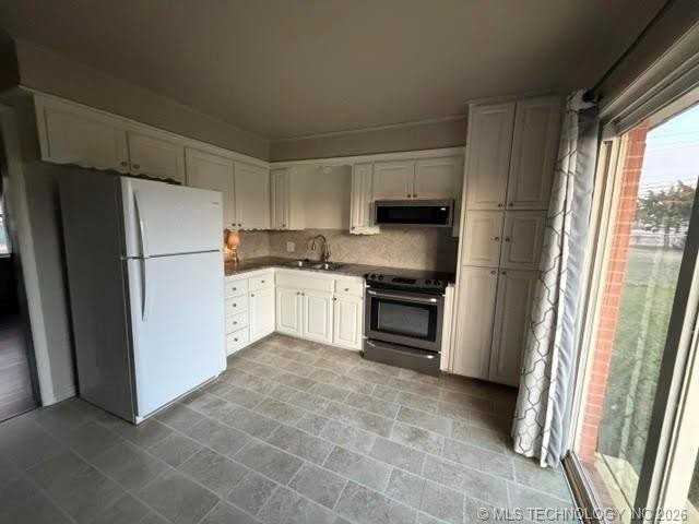 705 W Norman St - Photo 2 of 20