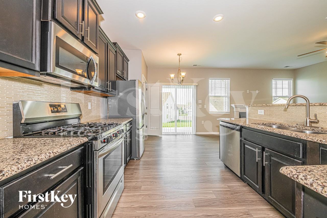 637 Starry Sky Dr - Photo 4 of 19