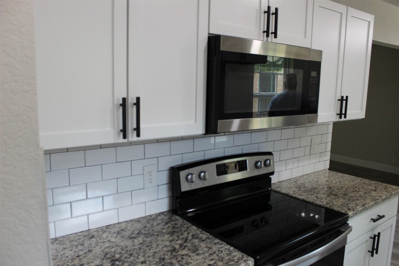 1807 W Scott St - Photo 7 of 29
